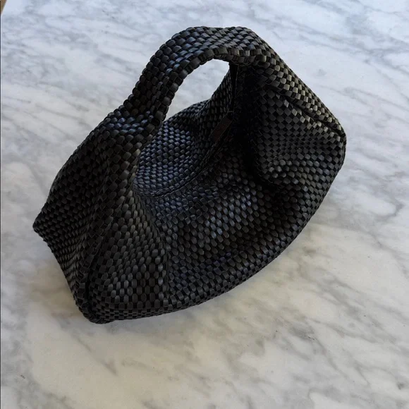 ST. Agni Elegant Black Woven Handbag - Picture 4 of 4